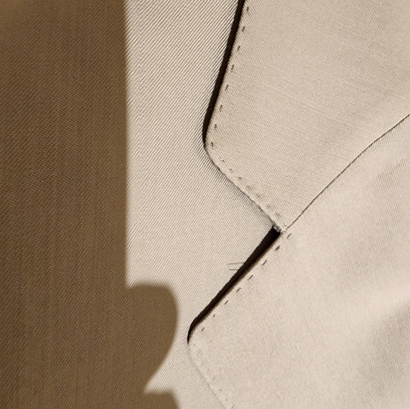 Ermenegildo Zegna tan silk/ wool suit. - Picture 12 of 15